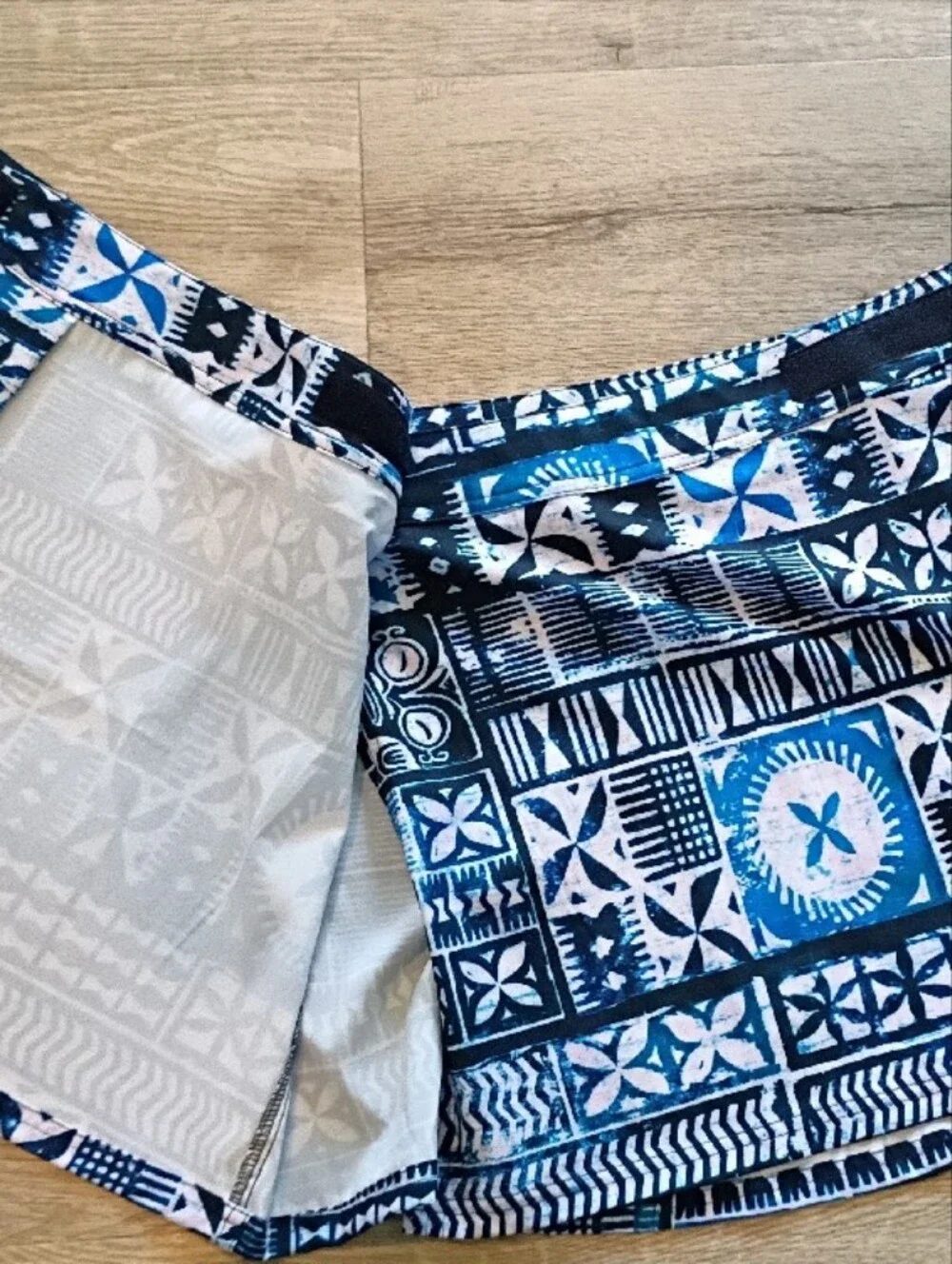 Ripskirt Hawaii tribal print